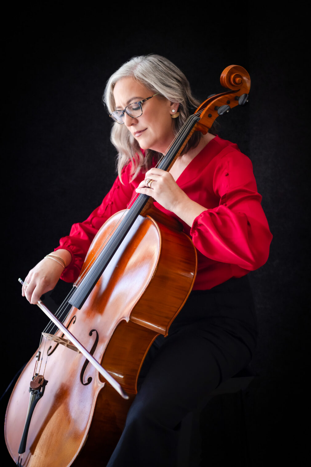 cellist musician headshot barrington il melissa quartet parapluie2